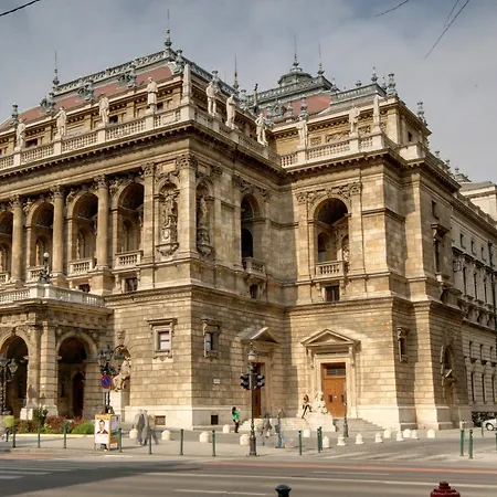 Opera Minihotel 2* Budapest